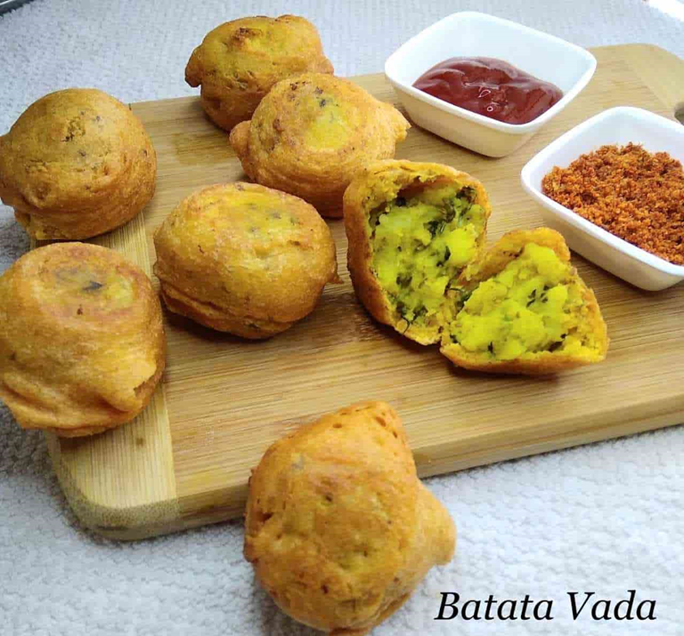 Potato (Batata) Vada / Aloo Bonda